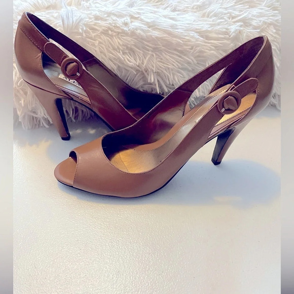 Alfani Shoes - ALFANI 9m Nolita Tan pumps Peep toe & side buckle accents Leather upper 4’ heel